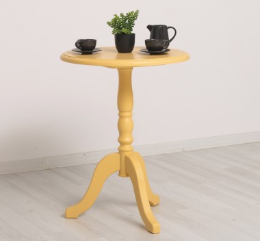 Round coffee table