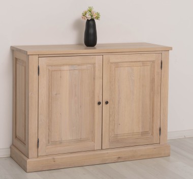 Elegant Oak Display Cabinet with 2  Lower Doors