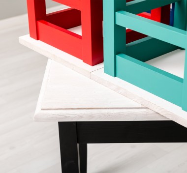 Table with oak top, dim. 80x80x78 with 4 chairs - Color Top_P080 - Color Corp_Multicolor - MULTICOLOR
