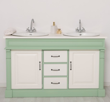 Oak bathroom cupboard 2...