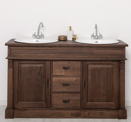 Oak bathroom cupboard 2...