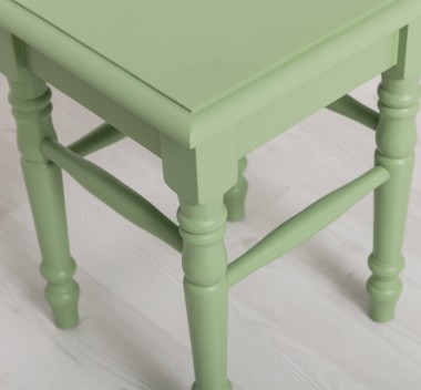 Chair with turned legs - PS679